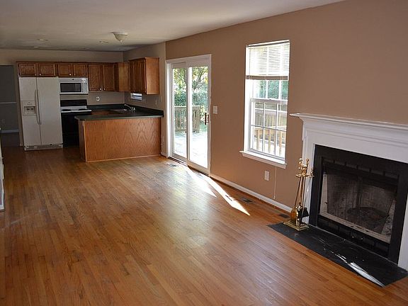 3rd image of 27 Williams Dr