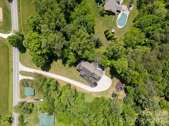 3rd image of 44 Sluder Branch Rd