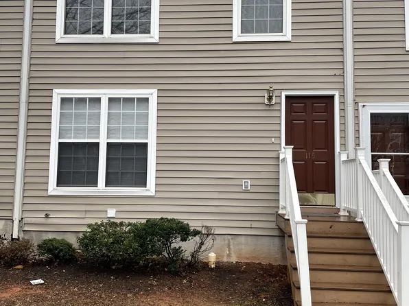 115 Hartford Ct, Charlottesville, VA 22902