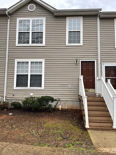 115 Hartford Ct Photo 1