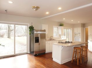 18 Railroad Ave APT B, West Kingston, RI 02892