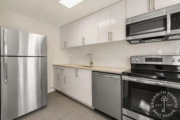 Rented by Brooklyn Heights Real Estate Inc | media 8