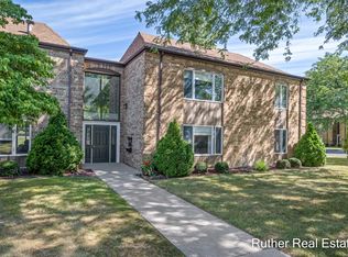 497 Barkwood Dr NW, Grand Rapids, MI 49534