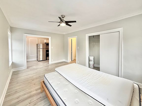 3rd image of 7645 N Rogers Ave APT 1E