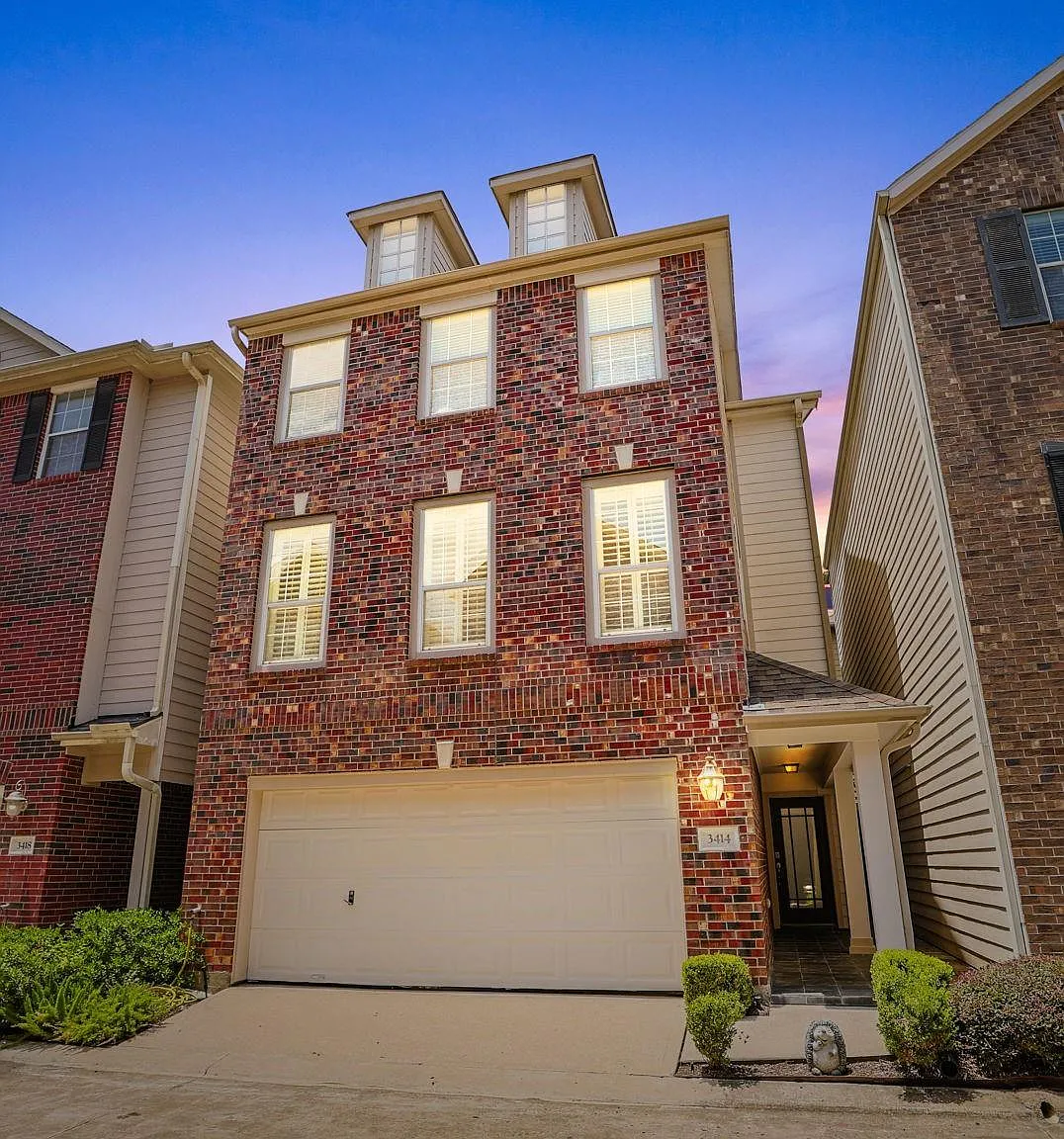3 bed, 3.5 bath, 2407 sqft, $2,650 — Photo 2