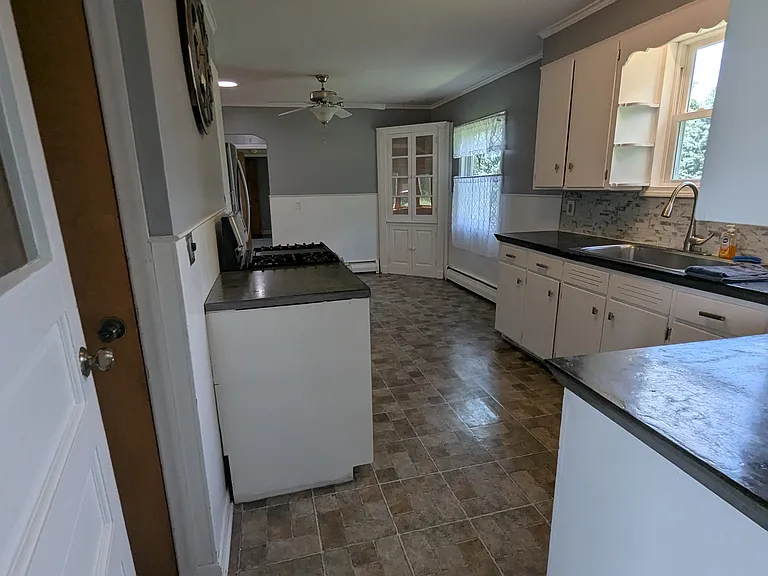 384 Martin Rd — Photo 9