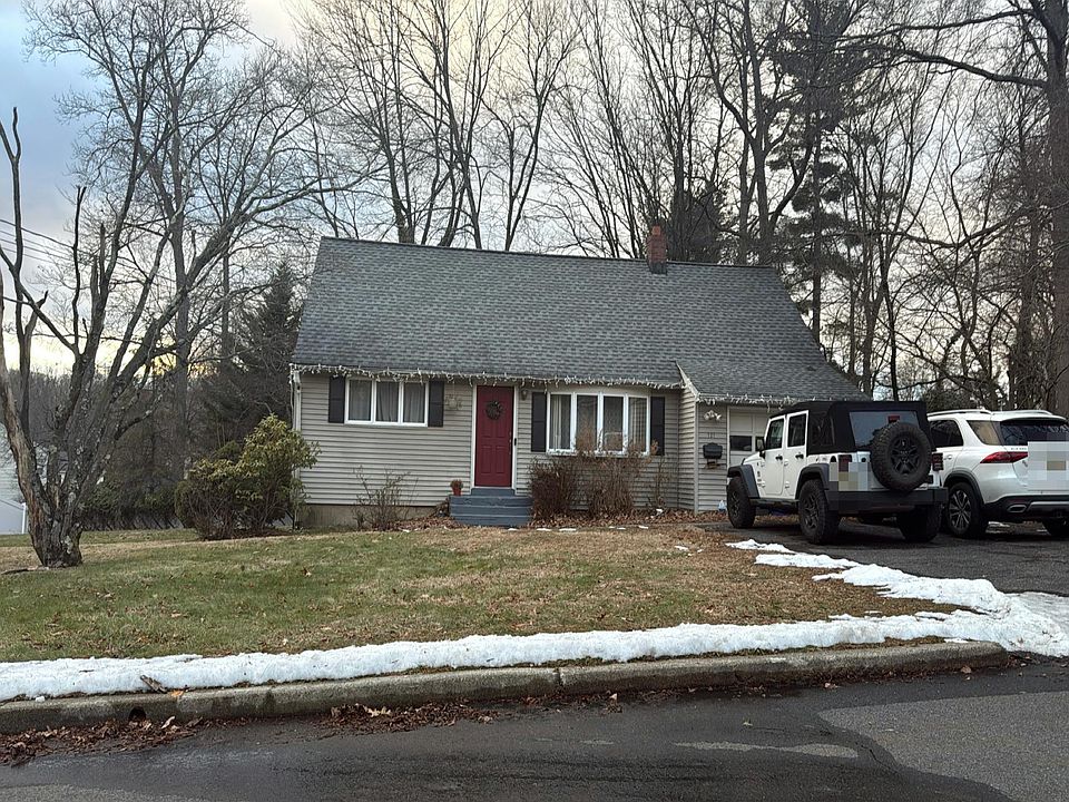1st image of 121 Split Rock Ln