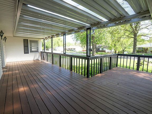 3rd image of 1818 Olive St