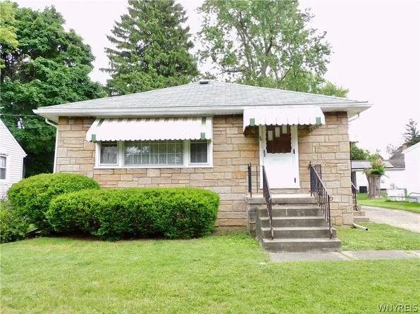 26 Irwinwood Rd, Lancaster, NY 14086