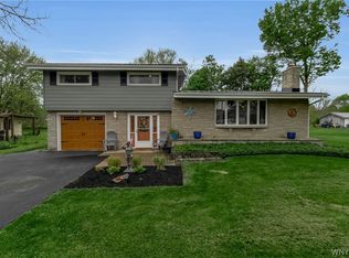 5830 Joanne Dr, Sanborn, NY 14132