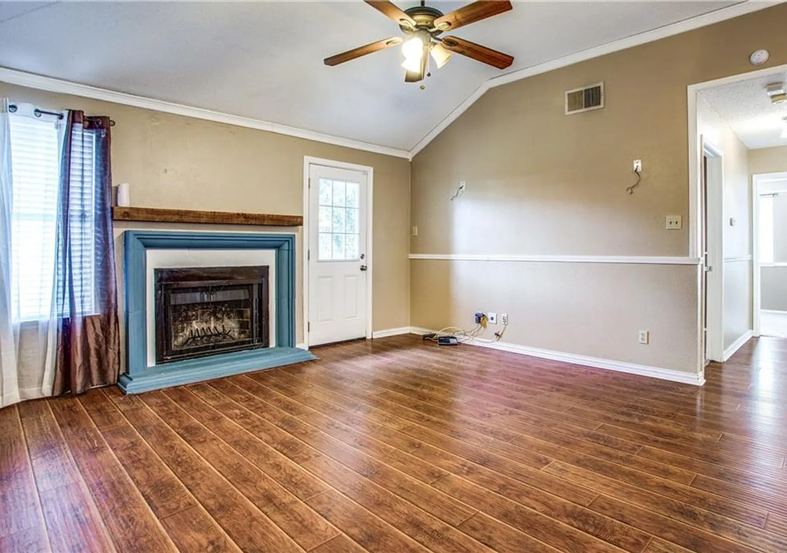 Beautiful Three Bedroom Home In Fort Worth Coming Soon!! — Photo 4