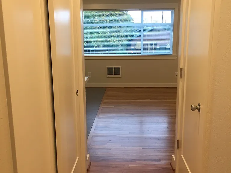Berkeley Apartments — Photo 20
