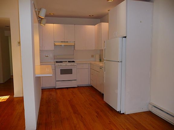 3rd image of 51 Brightwaters Dr