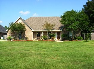 1028 Desert Willow Ave, Denham Springs, LA 70726