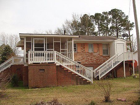 2nd image of 689 Pamlico St