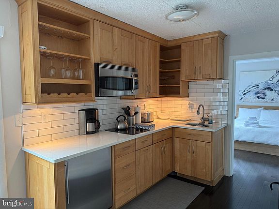2nd image of 409 Rehoboth Ave APT 13