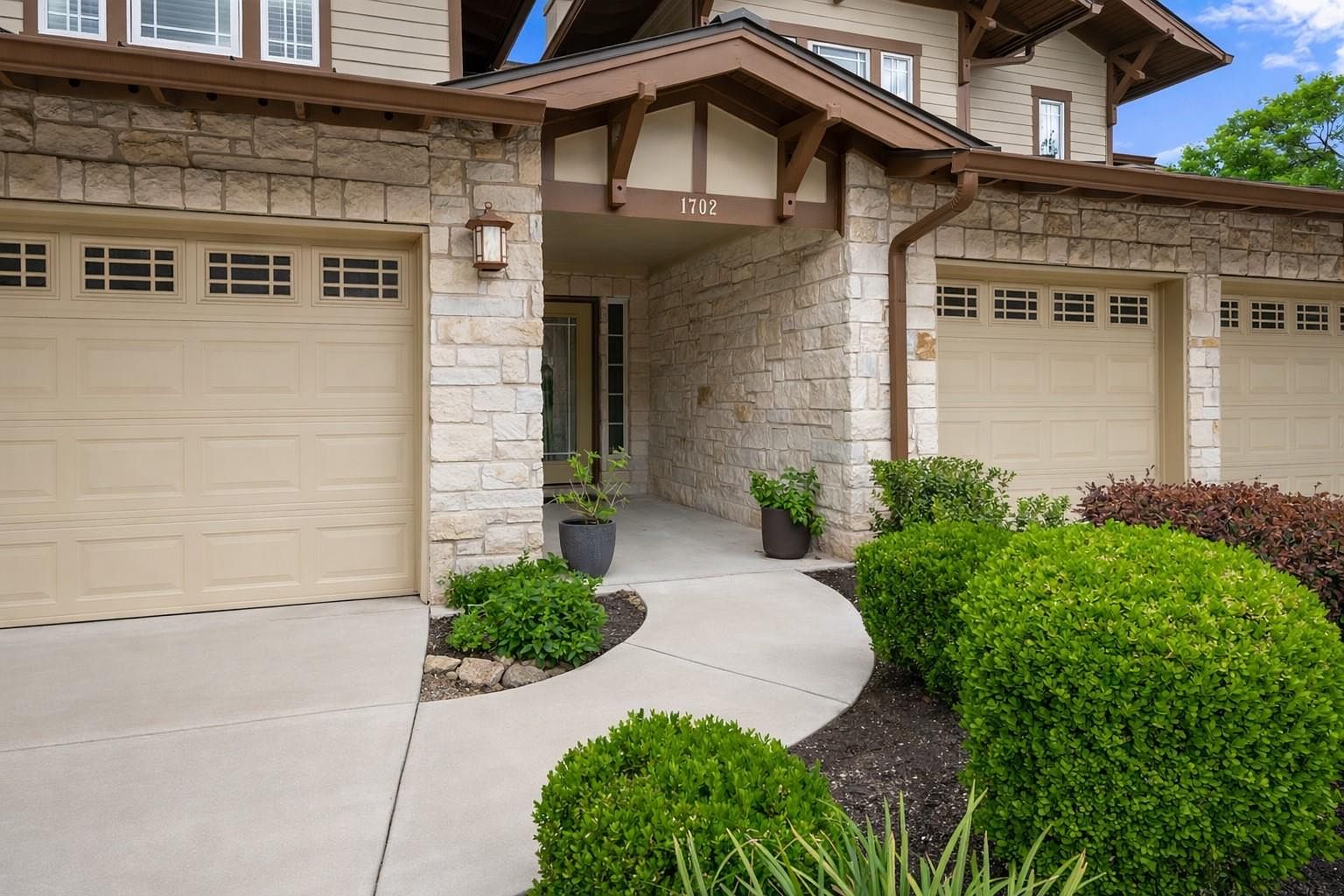 2930 Grand Oaks Loop APT 1702