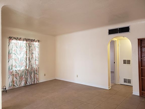 4th image of 3909 Bliss Ave