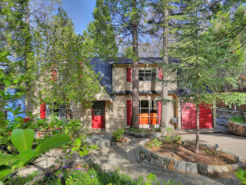 1st image of 283 Heliotrope Dr