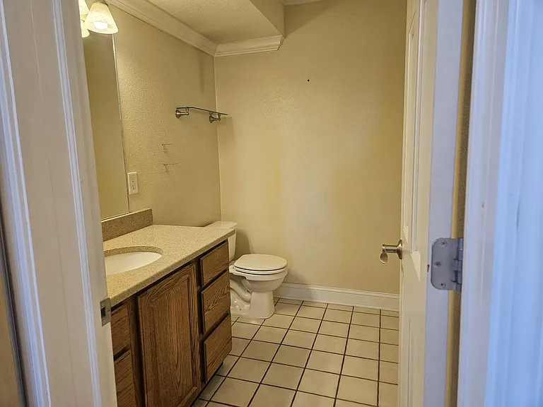 111 NW 2nd St #3 — Photo 12