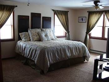 3rd image of 8016 Whitehaven Dr