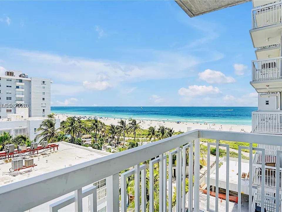 401 Ocean Dr #722