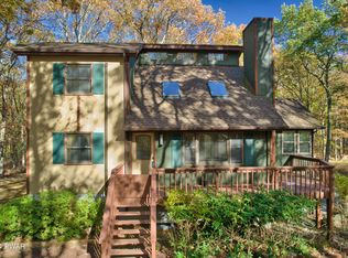 102 Maple Ridge Rd, Milford, PA 18337