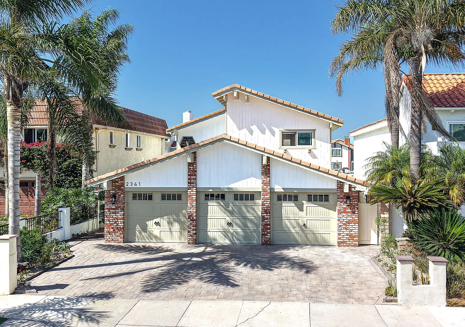 3 Bedroom + 3.5 Bathroom Home | Mandalay Bay | Oxnard | Unfurnished — Photo 3