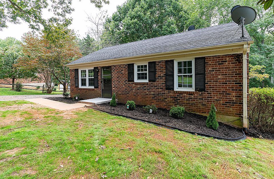 1st image of 1029 Morey Pl