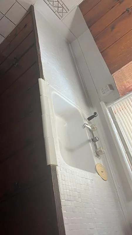 1 bed, 300 sqft, $1,000 — Photo 4