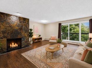 722 4a St NE #9, Calgary, AB T2E3W2