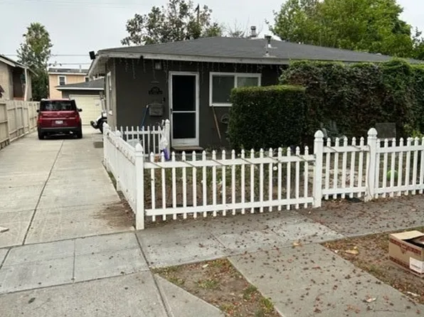 1955 Saint Louis Ave, Signal Hill, CA 90755