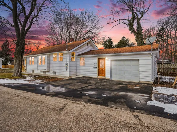201 Ilene St, Sturgis, MI 49091