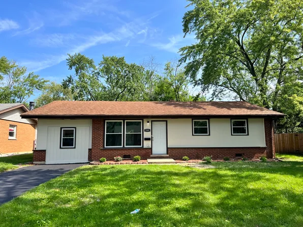 3304 Woodworth Pl, Hazel Crest, IL 60429