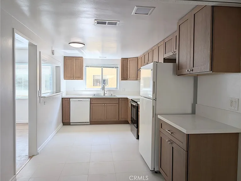 630 W Huntington Dr #103 — Photo 4