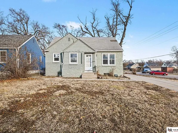 2611 Jackson St, Bellevue, NE 68005