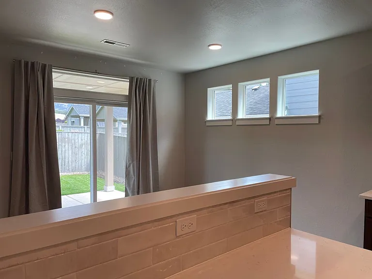 1131 Rutherford Dr — Photo 6
