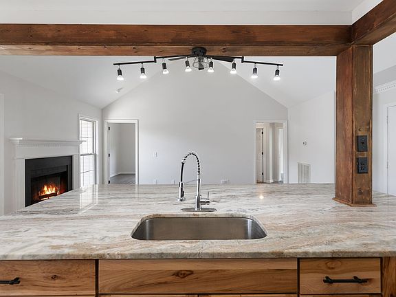 3rd image of 8001 Anna Ct