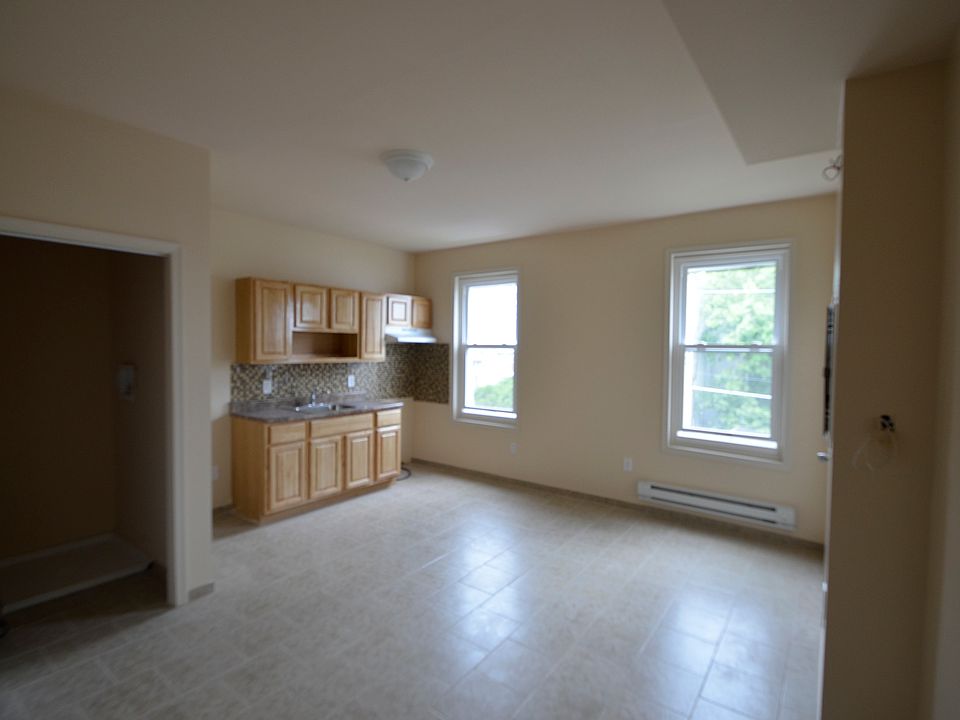 kitchen/living room