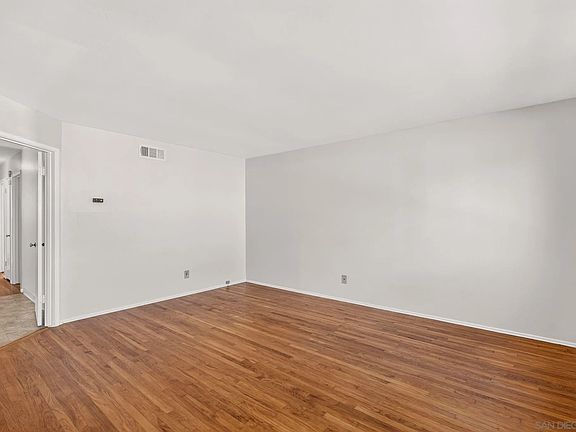 5th image of 3801 Tiara St