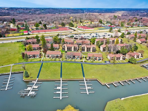 55 Vail Colony APT 6, Fox Lake, IL 60020