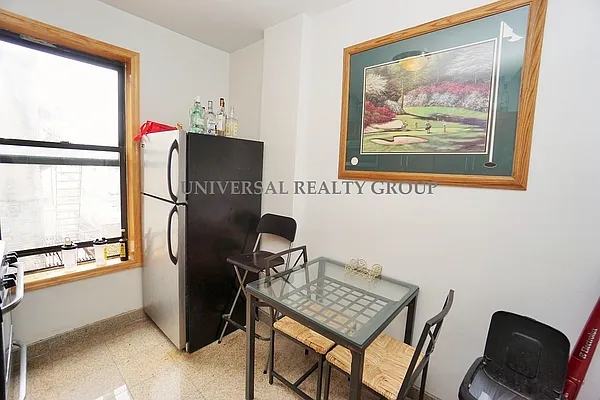 Rented by Universal Realty Group | media 15