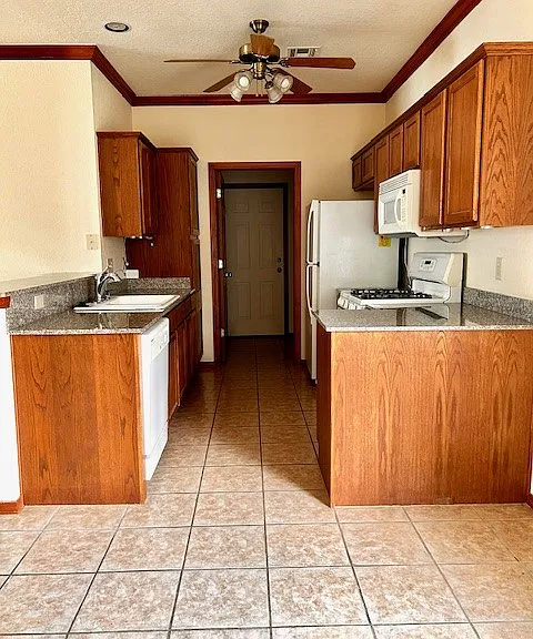 4424 NW 32nd Pl — Photo 5