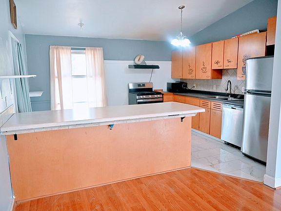4th image of 3407 Oxford Ln