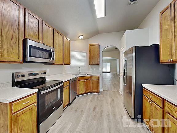 5th image of 9822 Vandenberg Way