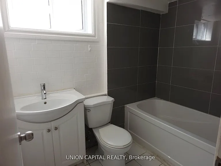 6 Galewood Dr — Photo 4