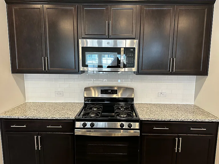 2412 Chert Ln — Photo 2