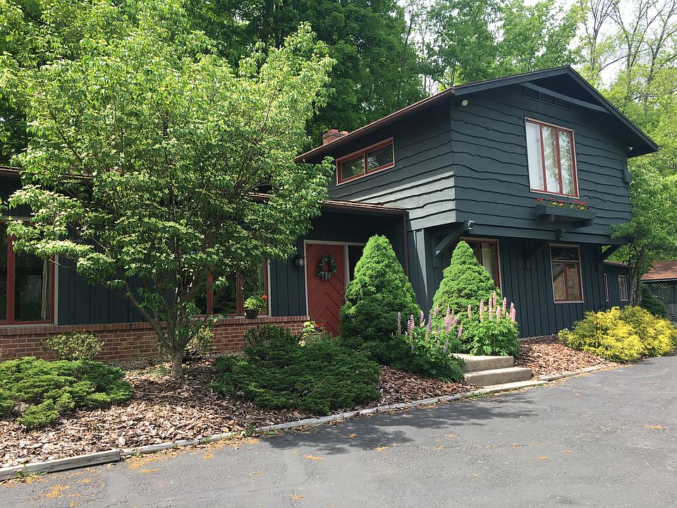 1st image of 6615 Old Royalton Rd