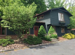 6615 Old Royalton Rd, Brecksville, OH 44141