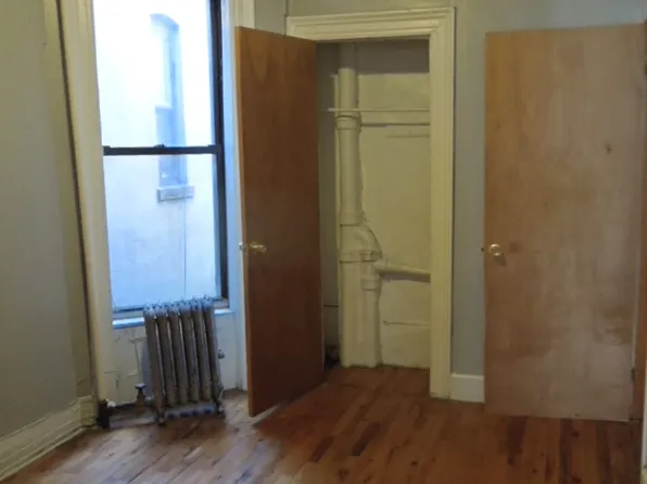 832 Washington Avenue image 7 of 11